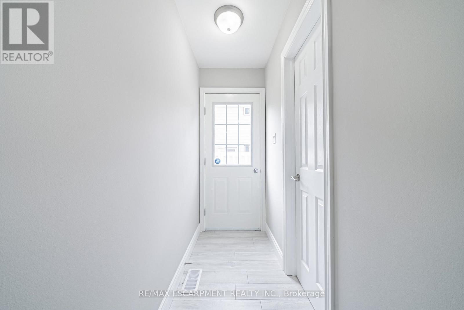 12 Quinlan Court, Hamilton, Ontario  L8W 1K1 - Photo 29 - X12548592