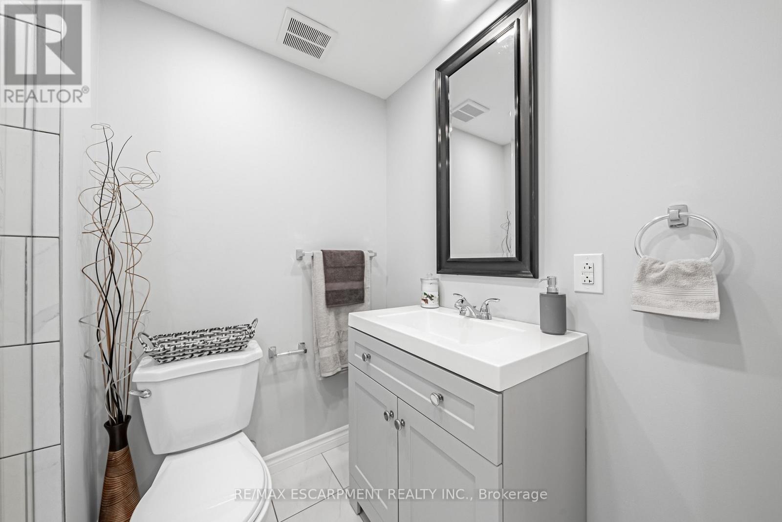 12 Quinlan Court, Hamilton, Ontario  L8W 1K1 - Photo 32 - X12548592