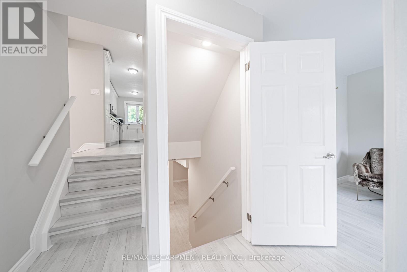 12 Quinlan Court, Hamilton, Ontario  L8W 1K1 - Photo 36 - X12548592