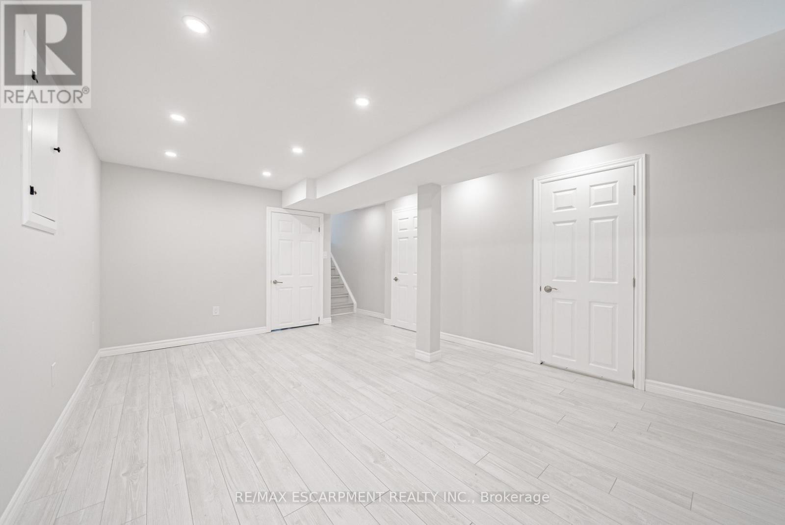 12 Quinlan Court, Hamilton, Ontario  L8W 1K1 - Photo 37 - X12548592