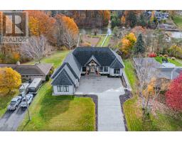 32 SUNNINGHILL DRIVE, Norfolk, Ontario