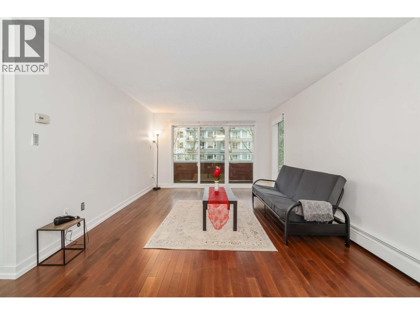 202 250 W 1st Street, North Vancouver, British Columbia  V7M 1B4 - Photo 4 - R3066993