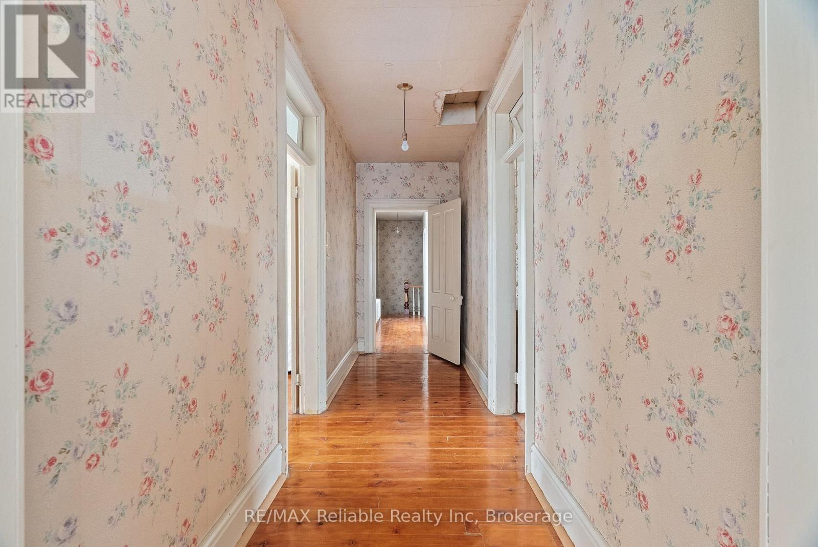 101 Centre Street, Huron East, Ontario  N0K 1W0 - Photo 29 - X12548654