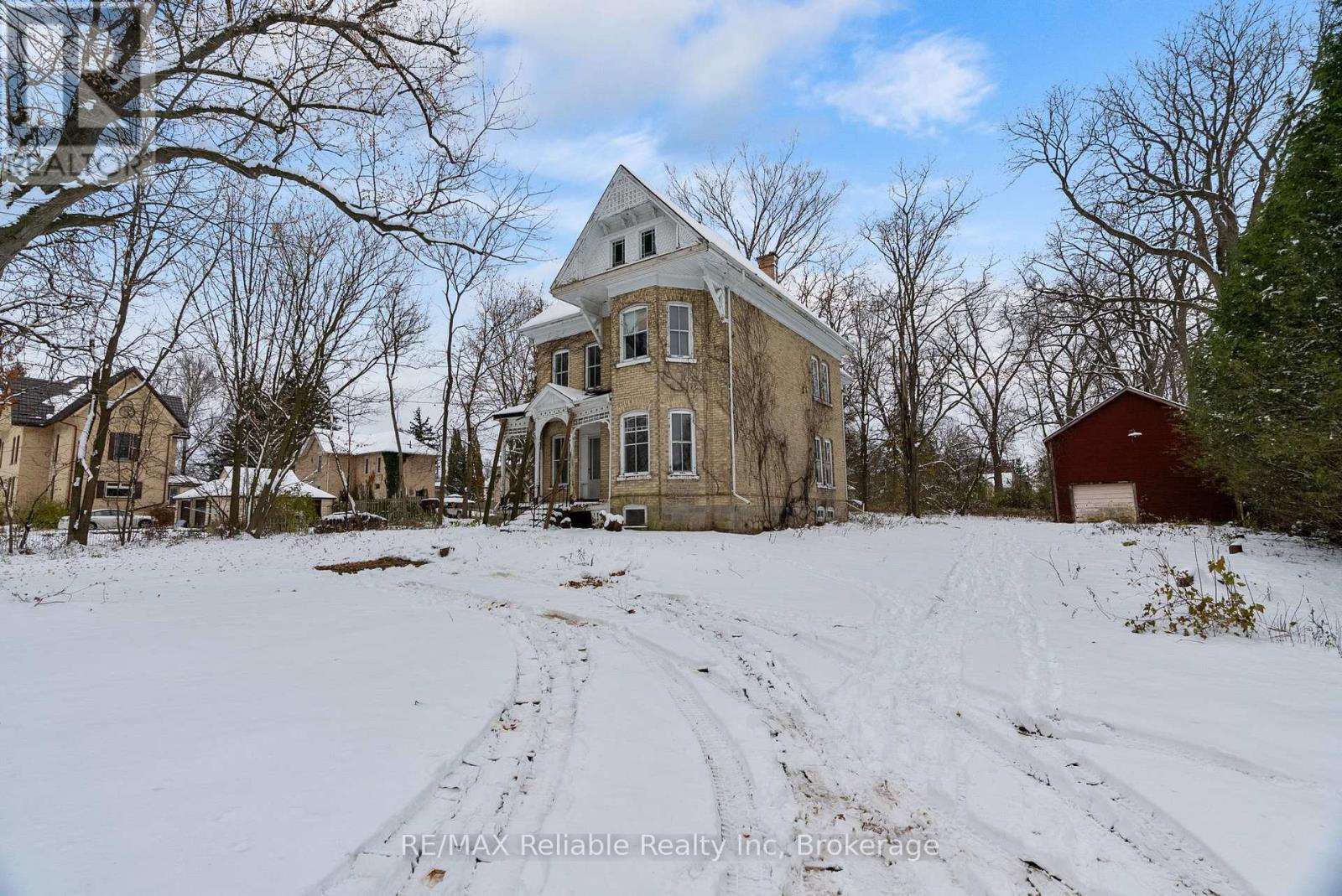 101 Centre Street, Huron East, Ontario  N0K 1W0 - Photo 3 - X12548654