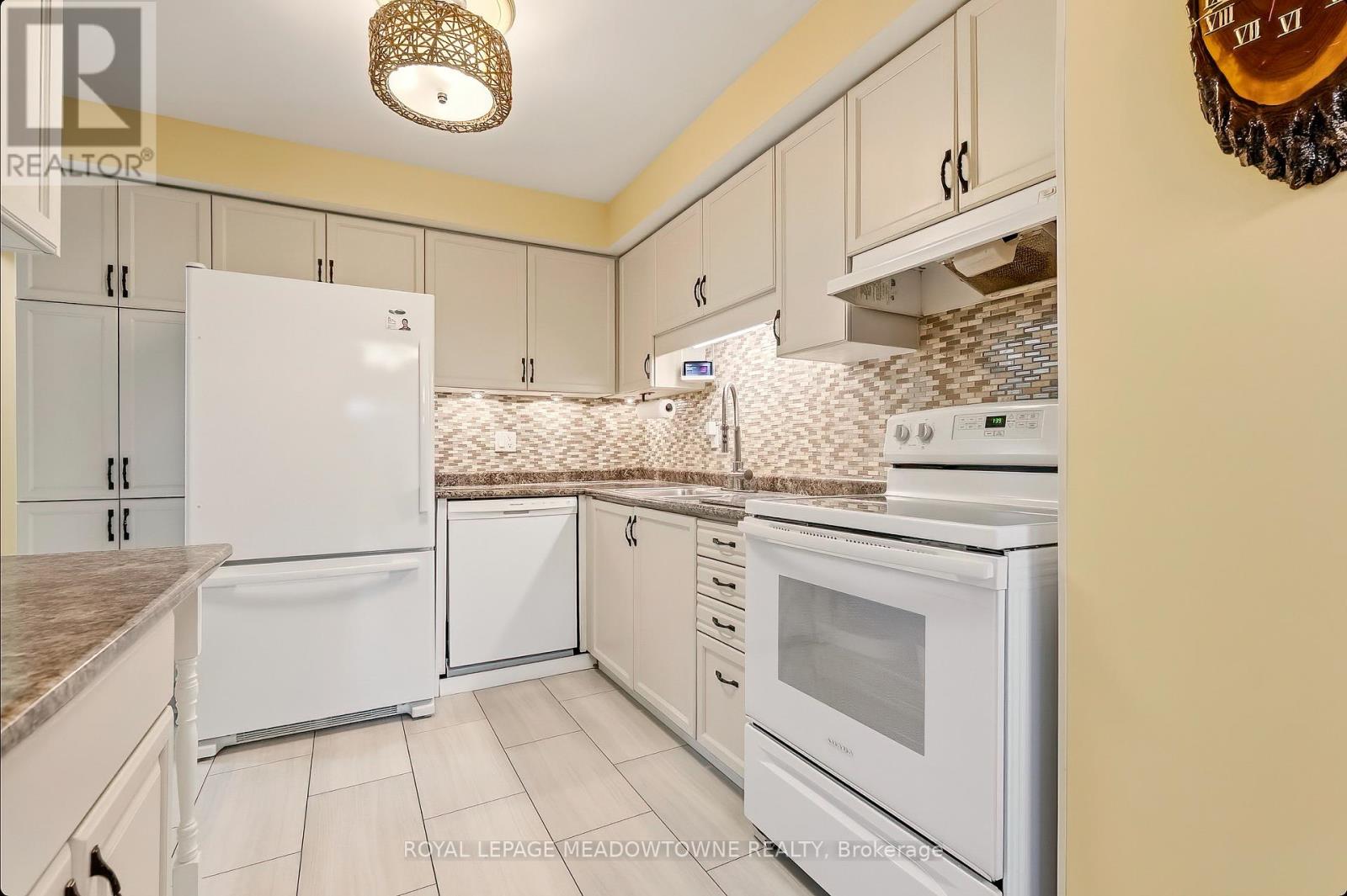 44 - 1 ROYALWOOD COURT, Hamilton, Ontario