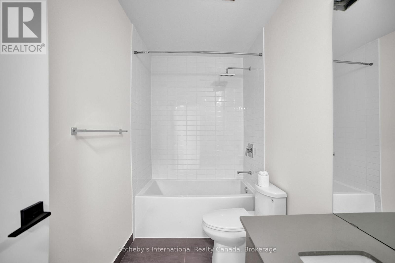 413 - 2489 Taunton Road, Oakville, Ontario L6H 3R9 - Photo 18 - W12540196