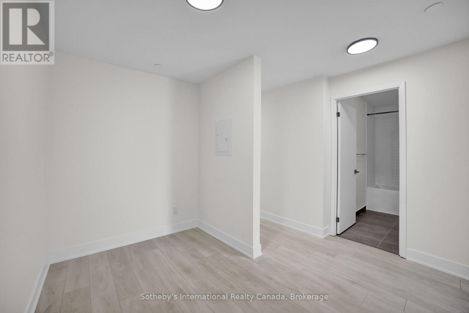 413 - 2489 Taunton Road, Oakville, Ontario L6H 3R9 - Photo 15 - W12540196