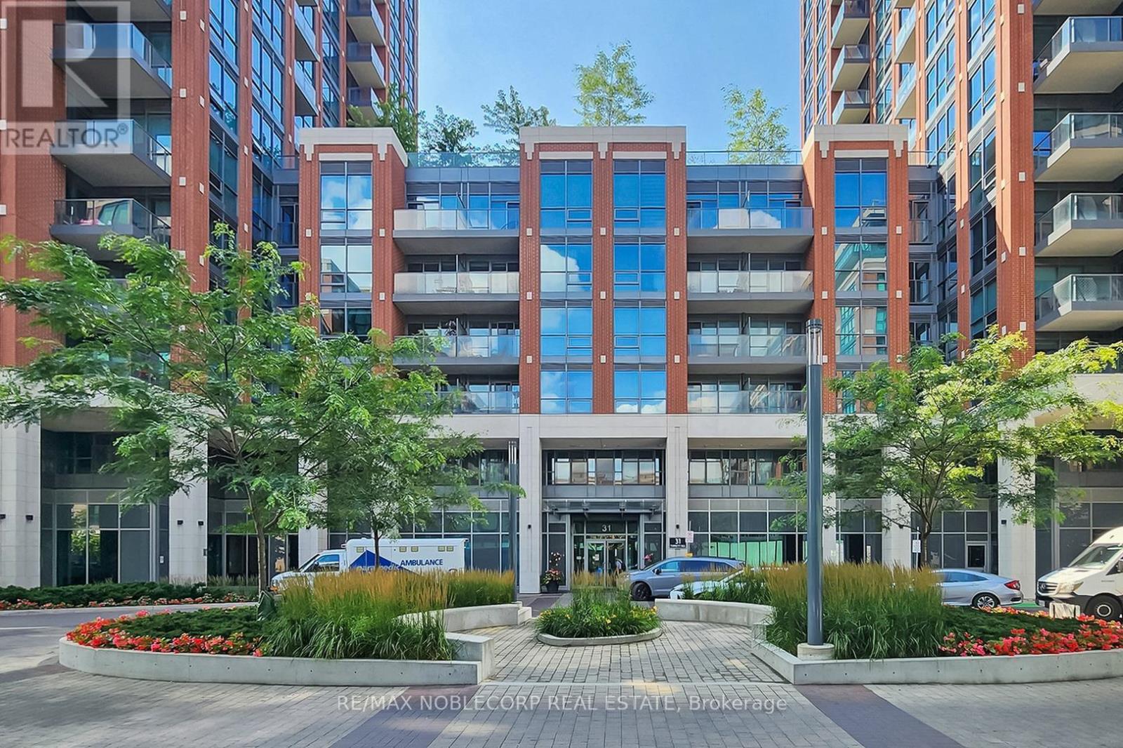 521 - 31 TIPPETT ROAD, Toronto, Ontario