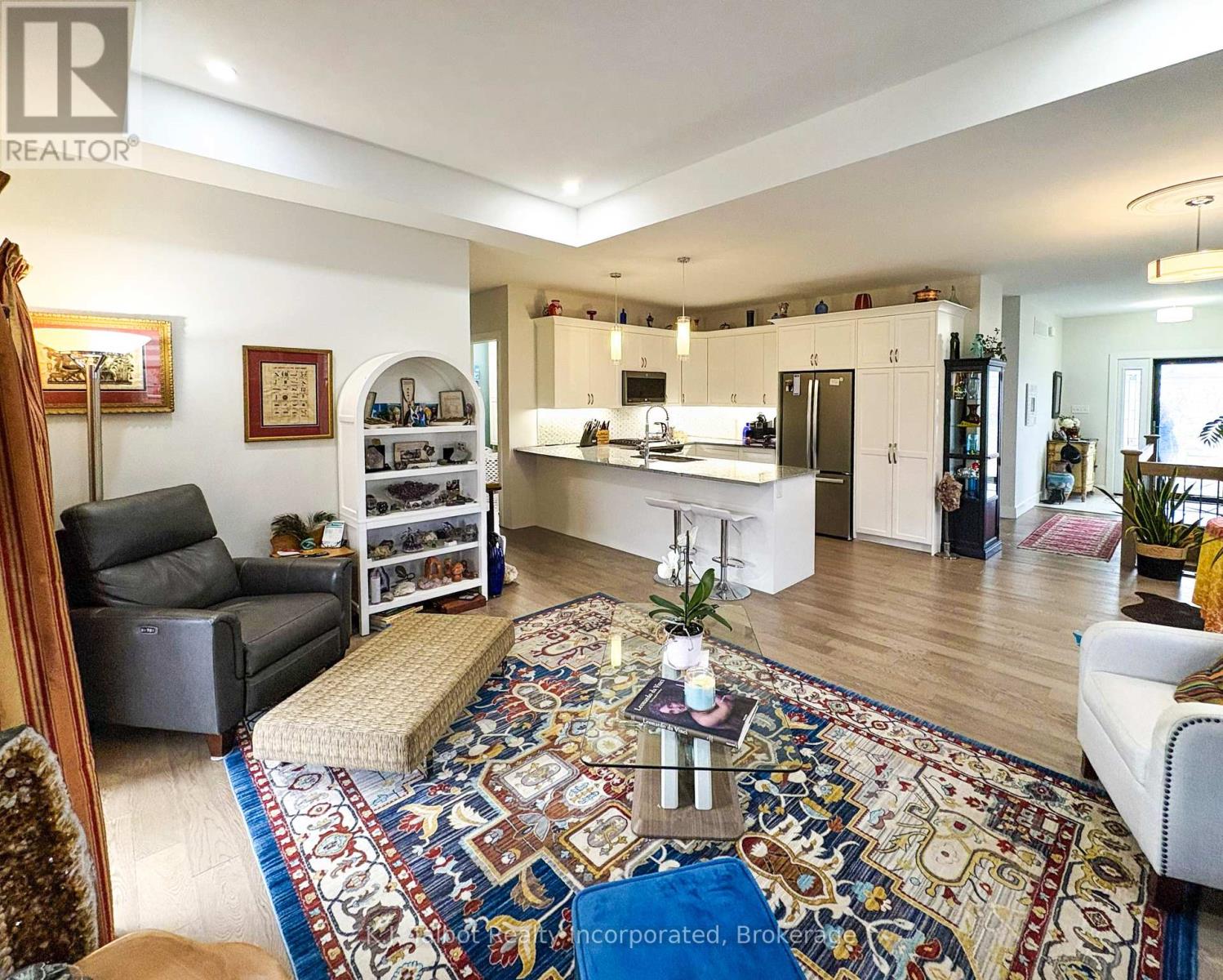 18 Tattersall Lane, Lambton Shores, Ontario  N0M 1T0 - Photo 16 - X12546666