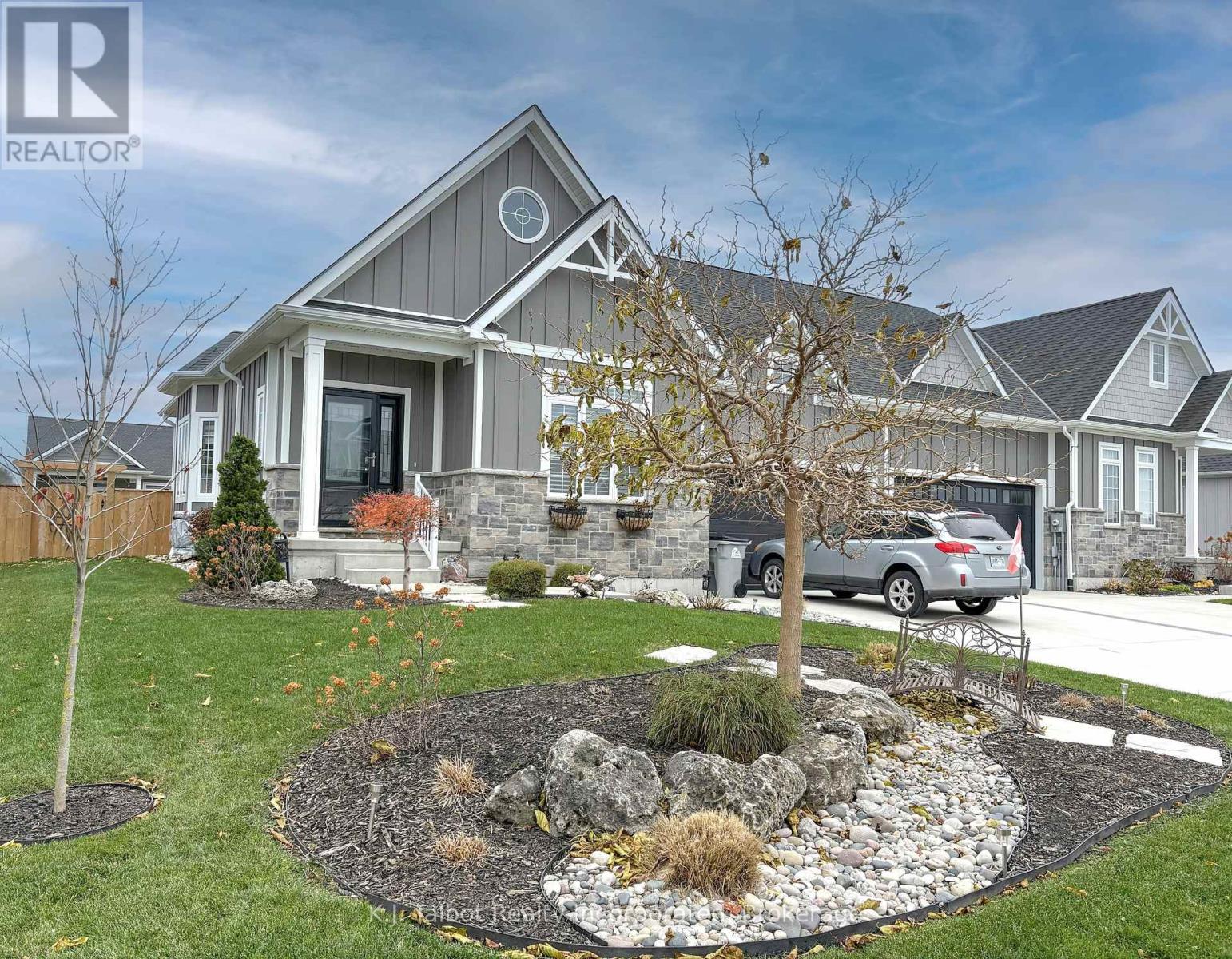 18 Tattersall Lane, Lambton Shores, Ontario  N0M 1T0 - Photo 5 - X12546666