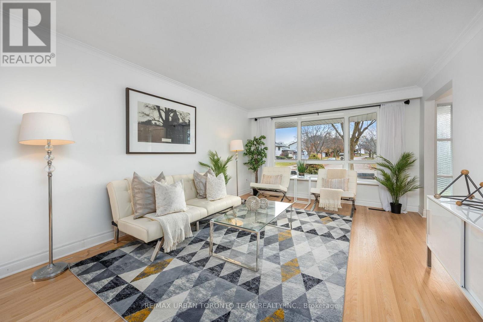 12 WARDENCOURT DRIVE, Toronto, Ontario