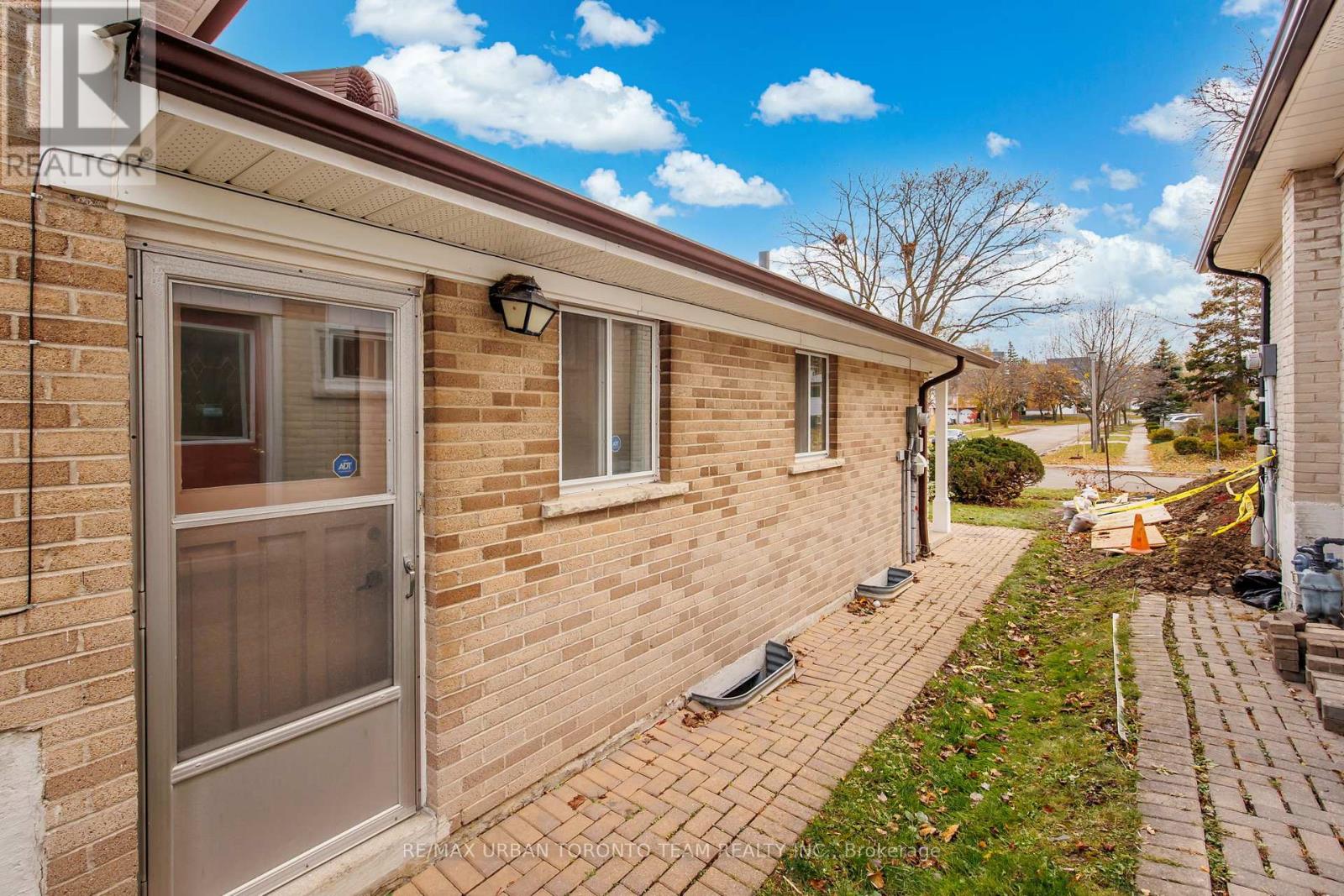 12 Wardencourt Drive, Toronto, Ontario  M1T 2H3 - Photo 34 - E12547106