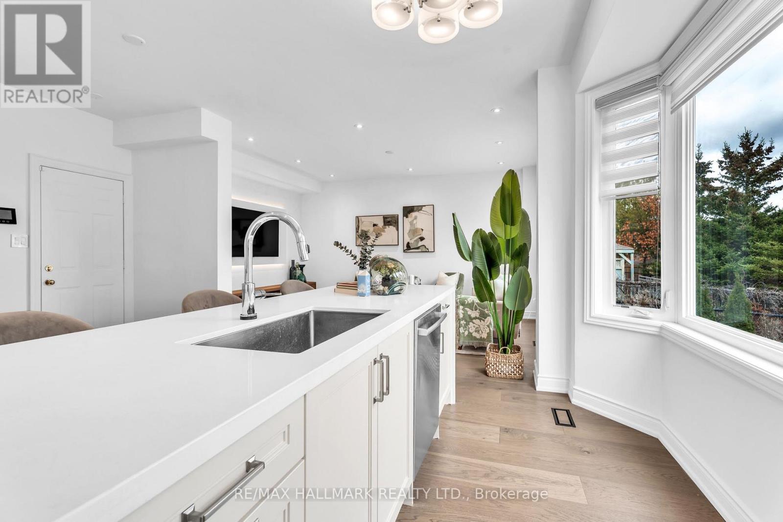 51 Verdi Road, Richmond Hill, Ontario  L4E 4P7 - Photo 18 - N12547200