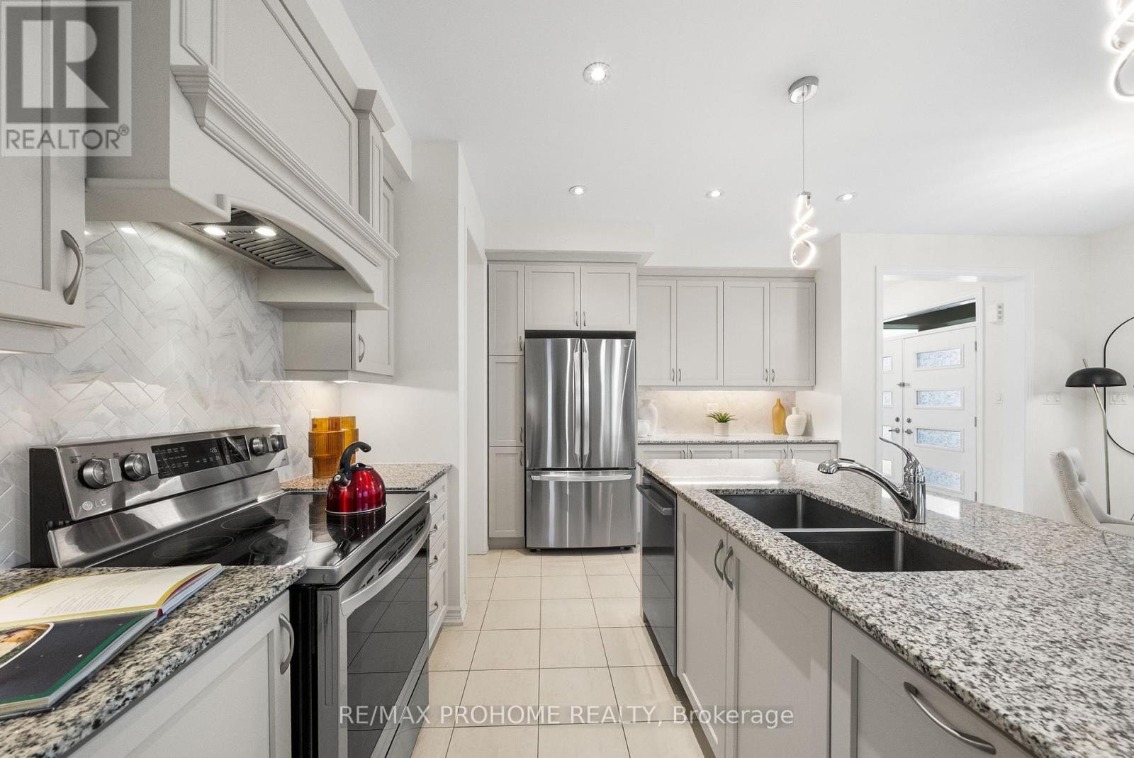 1 Frederick Roman Avenue, Markham, Ontario L6C 3R7 - Photo 14 - N12548634