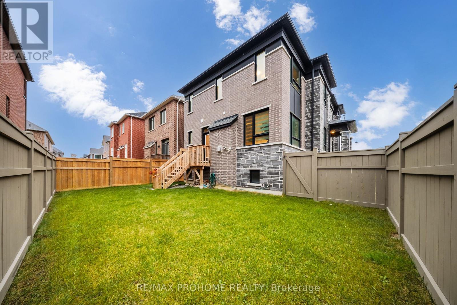 1 Frederick Roman Avenue, Markham, Ontario L6C 3R7 - Photo 40 - N12548634