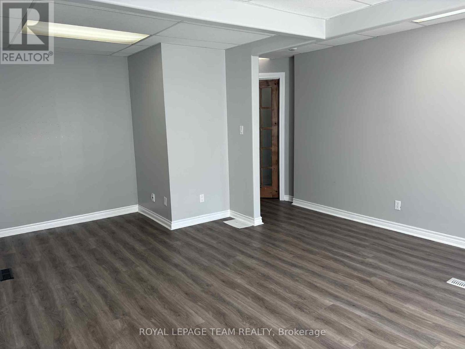 B - 490 Main Street, North Dundas, Ontario K0C 2K0 - Photo 5 - X12427960