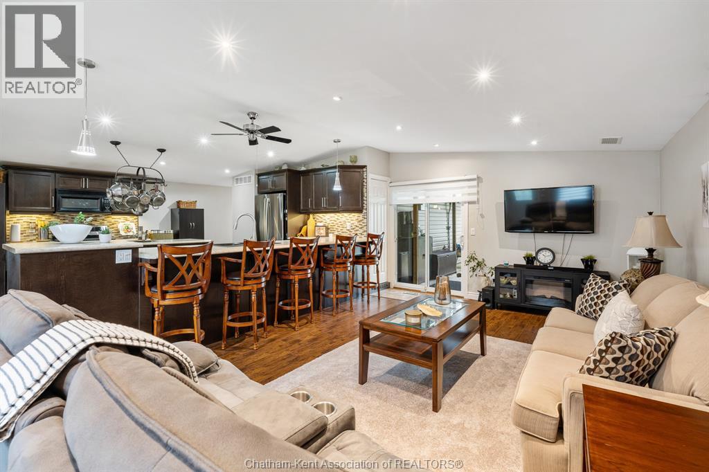 39 Regency Drive, Chatham, Ontario N7L 4E7 - Photo 3 - 25026265