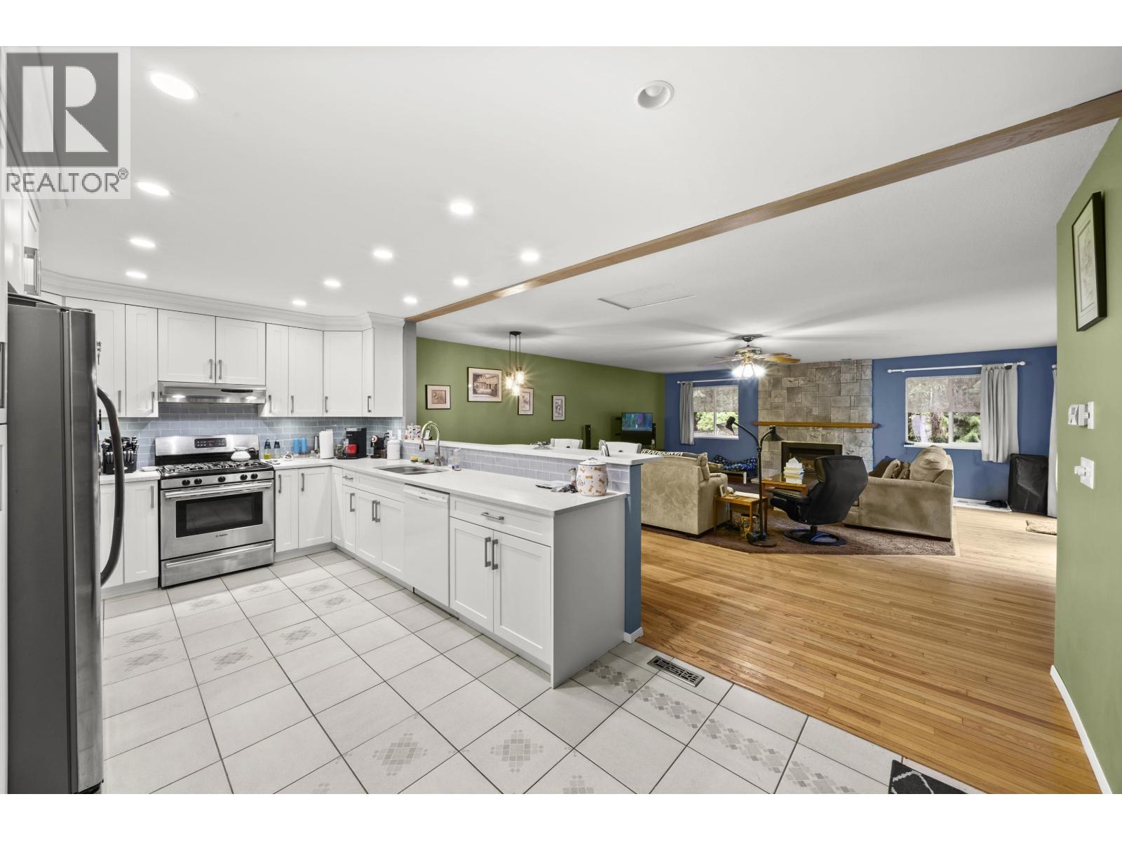 19607 Somerset Drive, Pitt Meadows, British Columbia V3Y 2L4 - Photo 9 - R3054291