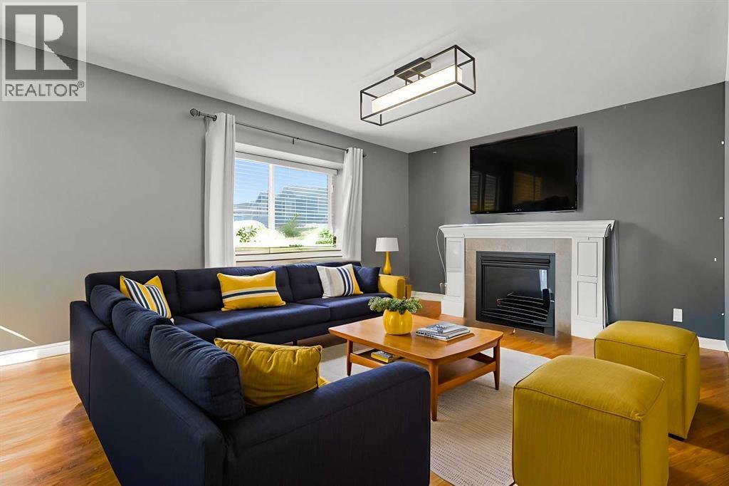 824 Luxstone Square Sw, Airdrie, Alberta  T4B 3L3 - Photo 4 - A2265001