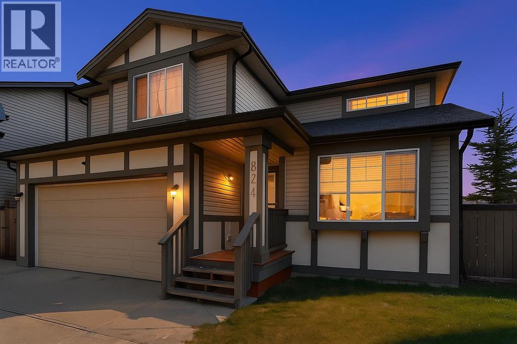 824 Luxstone Square Sw, Airdrie, Alberta  T4B 3L3 - Photo 1 - A2265001