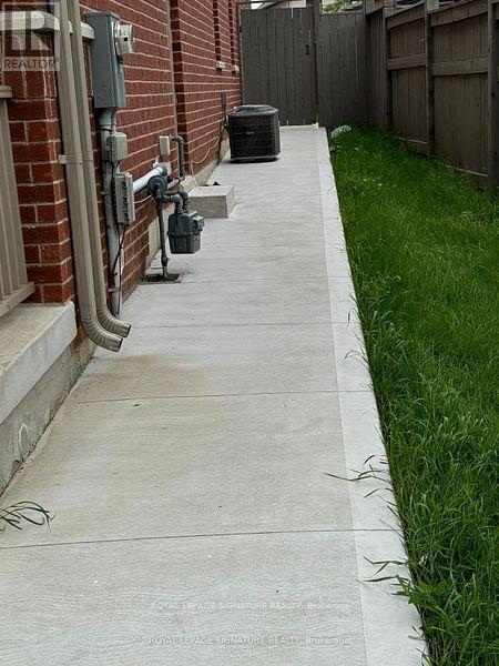 Basement - 22 Temple Manor Road, Brampton, Ontario  L6Y 6C5 - Photo 10 - W12548636