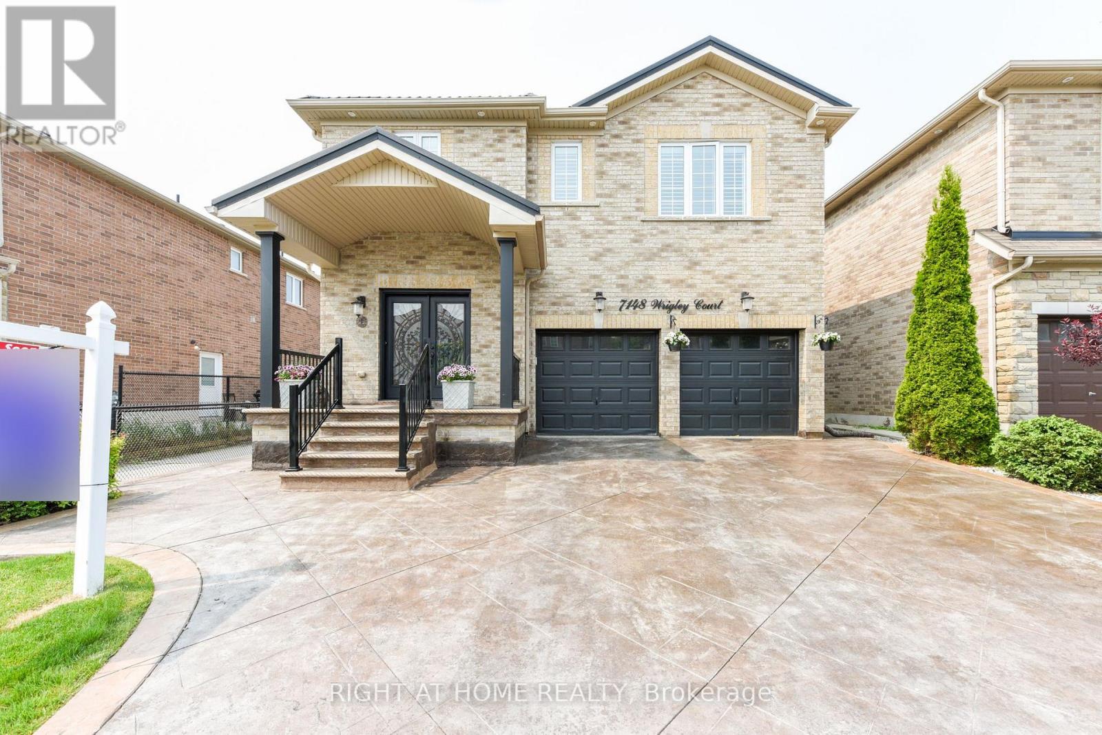 7148 Wrigley Court, Mississauga, Ontario  L5W 0C8 - Photo 1 - W12548658