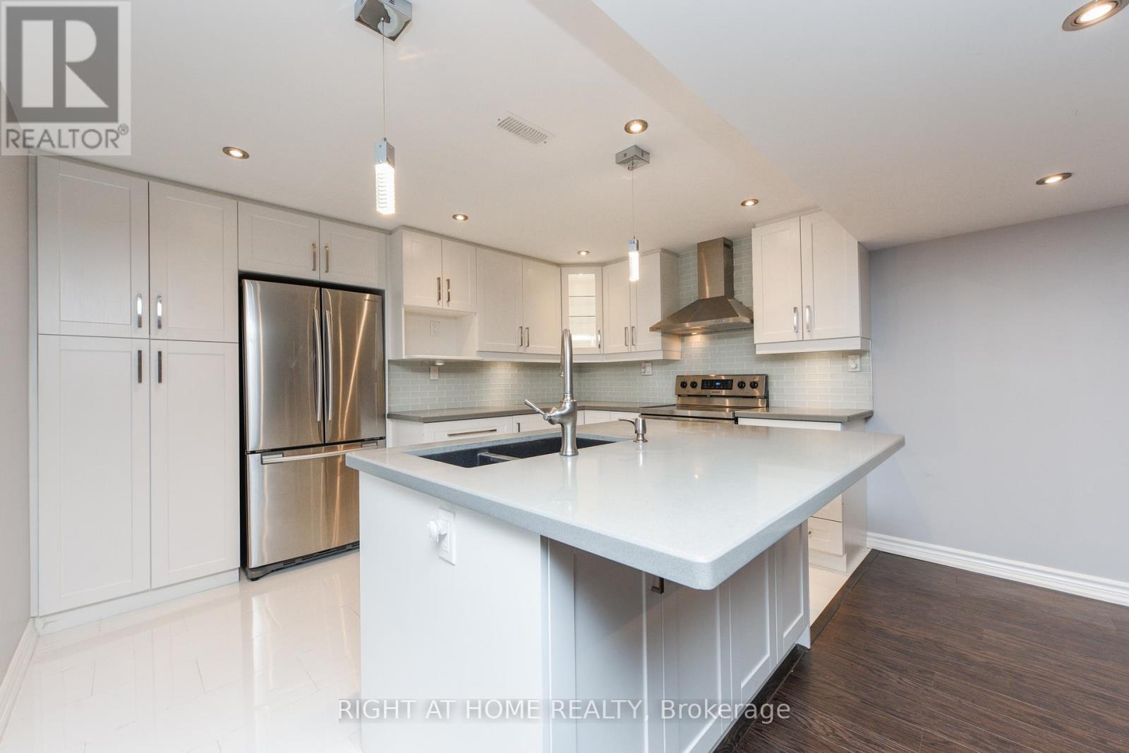 7148 Wrigley Court, Mississauga, Ontario  L5W 0C8 - Photo 28 - W12548658