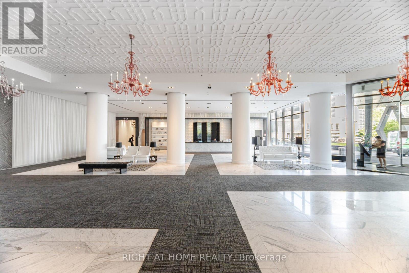 3005 - 88 Park Lawn Road, Toronto, Ontario  M8Y 0B5 - Photo 2 - W12548682