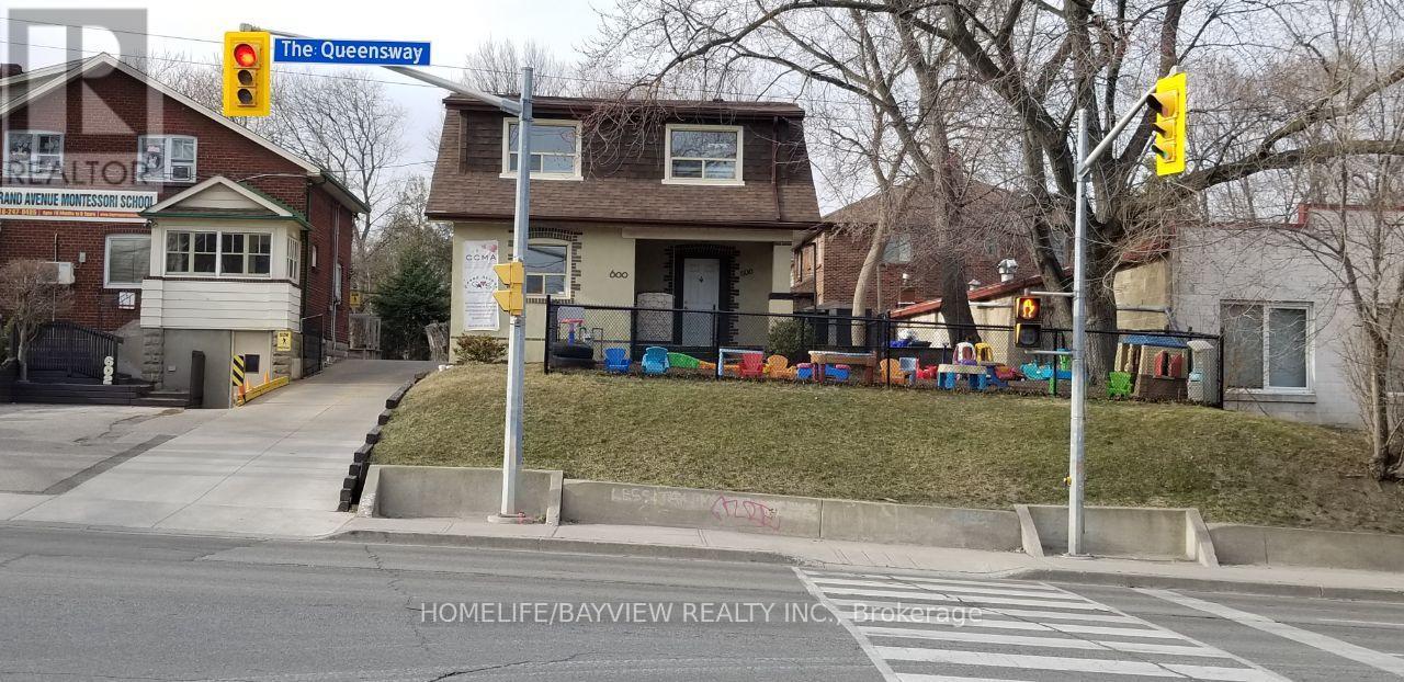 600 THE QUEENSWAY TORONTO W7 WAY, Toronto, Ontario