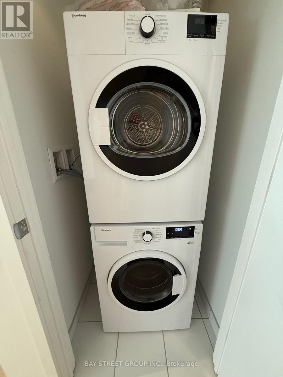 1201 - 3071 Trafalgar Road, Oakville, Ontario  L6H 8C6 - Photo 17 - W12548702