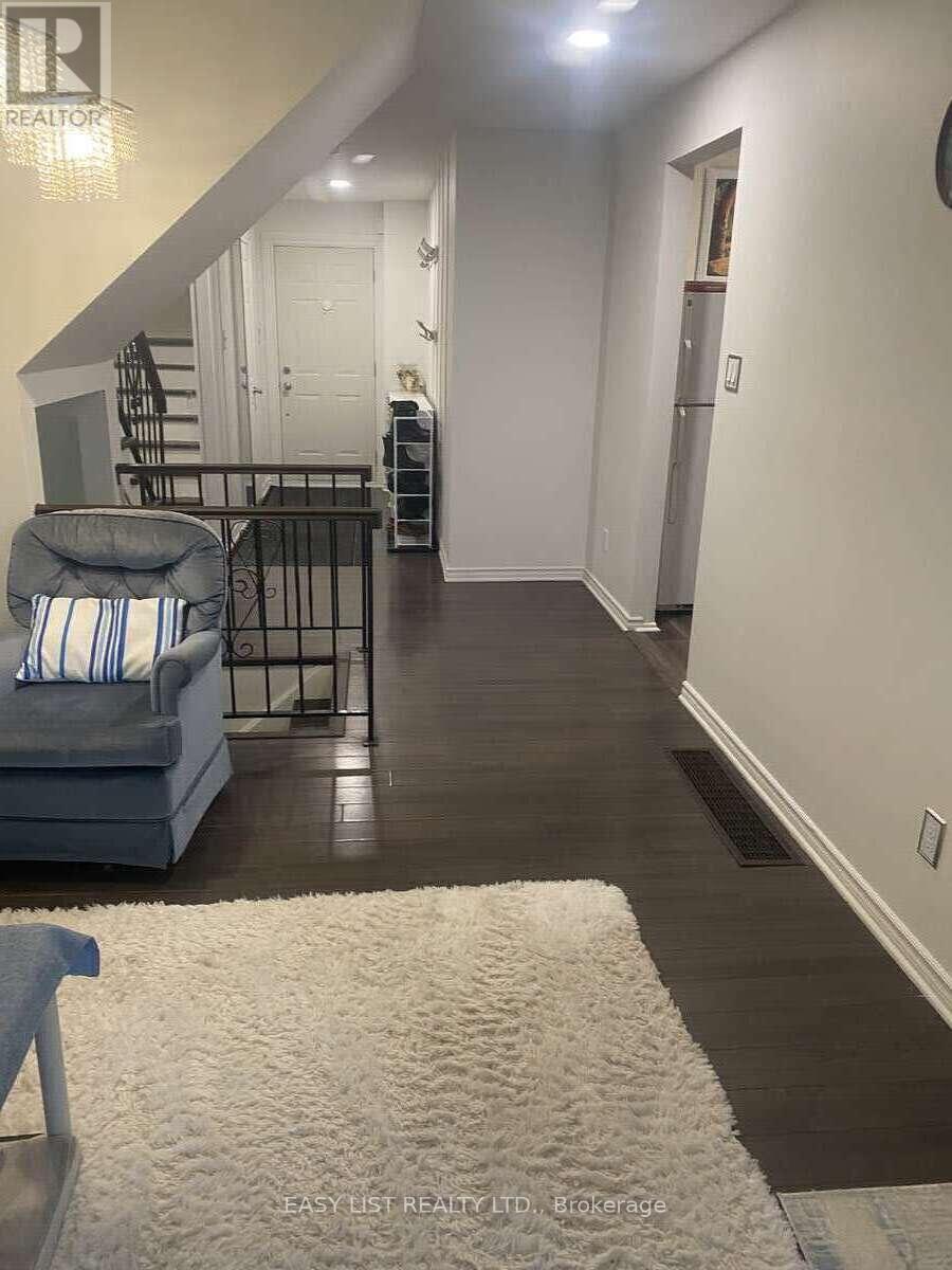 246 Romulus Private, Ottawa, Ontario  K1K 3Y2 - Photo 11 - X12200377