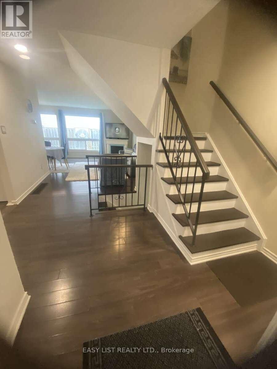 246 Romulus Private, Ottawa, Ontario  K1K 3Y2 - Photo 5 - X12200377