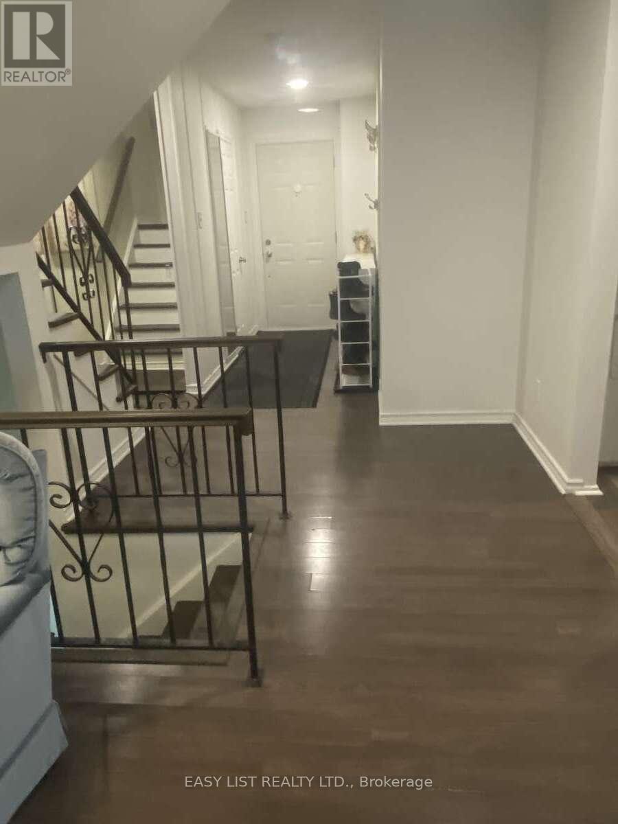 246 Romulus Private, Ottawa, Ontario  K1K 3Y2 - Photo 6 - X12200377