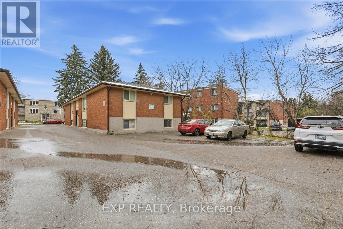 72 Barbara Crescent, Kitchener, Ontario  N2M 4N2 - Photo 11 - X12548638