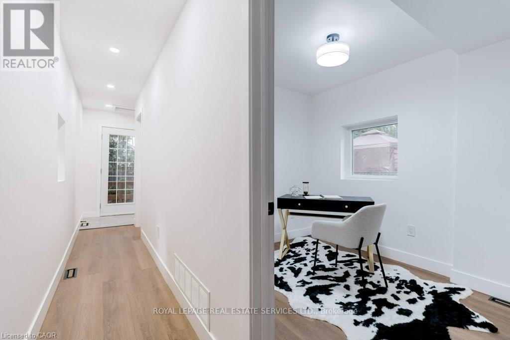 8 Whitfield Avenue, Hamilton, Ontario  L8L 4B4 - Photo 11 - X12548696