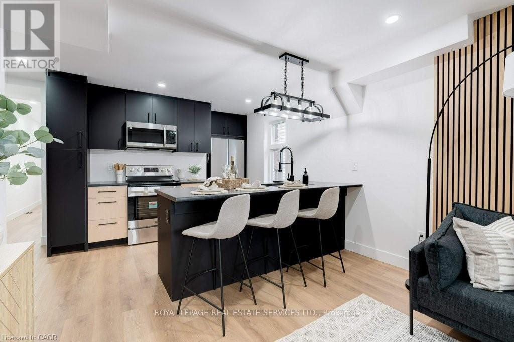 8 Whitfield Avenue, Hamilton, Ontario  L8L 4B4 - Photo 4 - X12548696