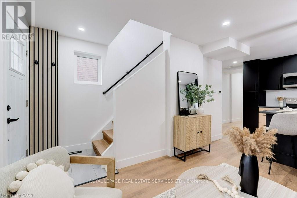 8 Whitfield Avenue, Hamilton, Ontario  L8L 4B4 - Photo 6 - X12548696