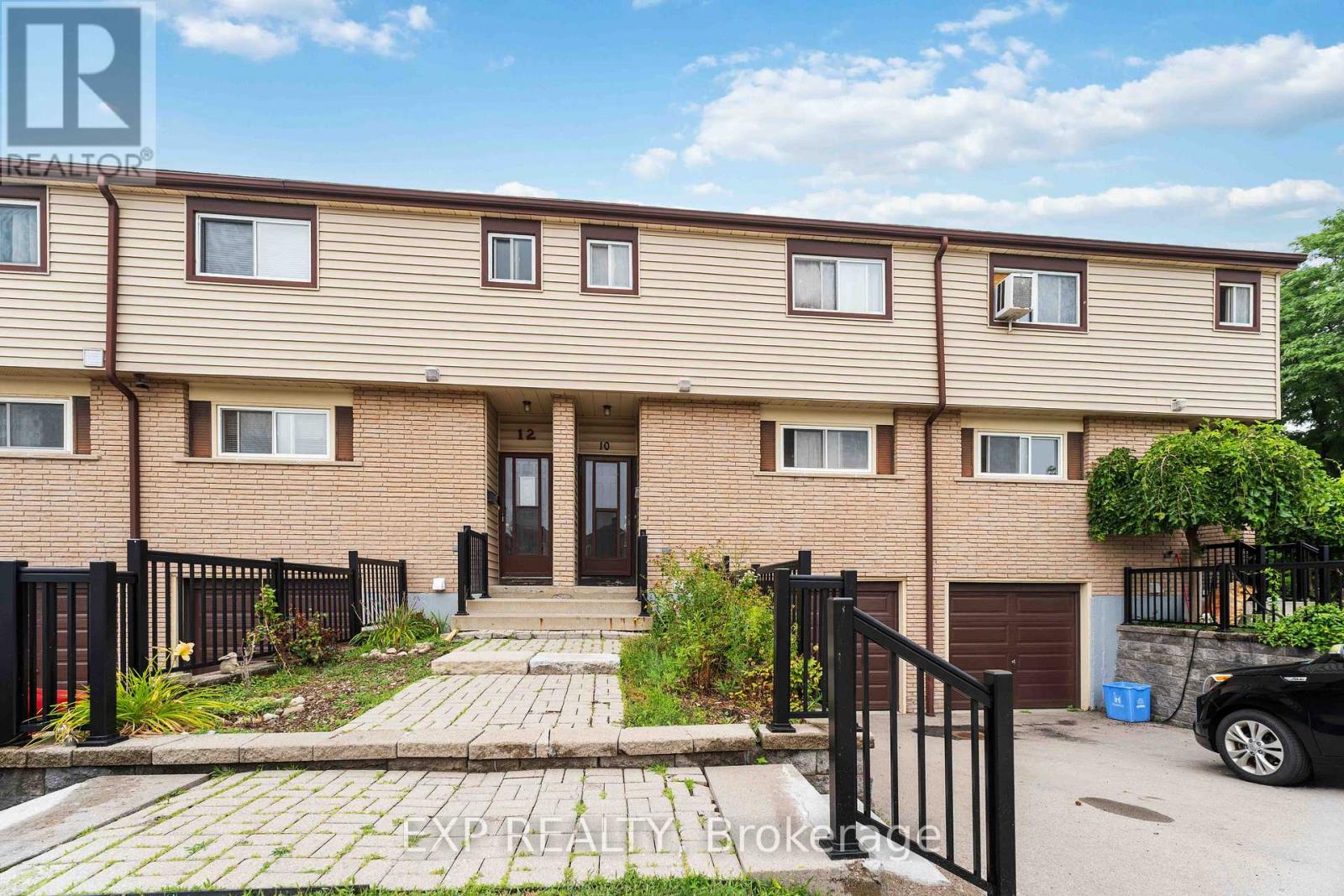 10 Claudette Gate, Hamilton, Ontario  L9B 1T5 - Photo 1 - X12548704