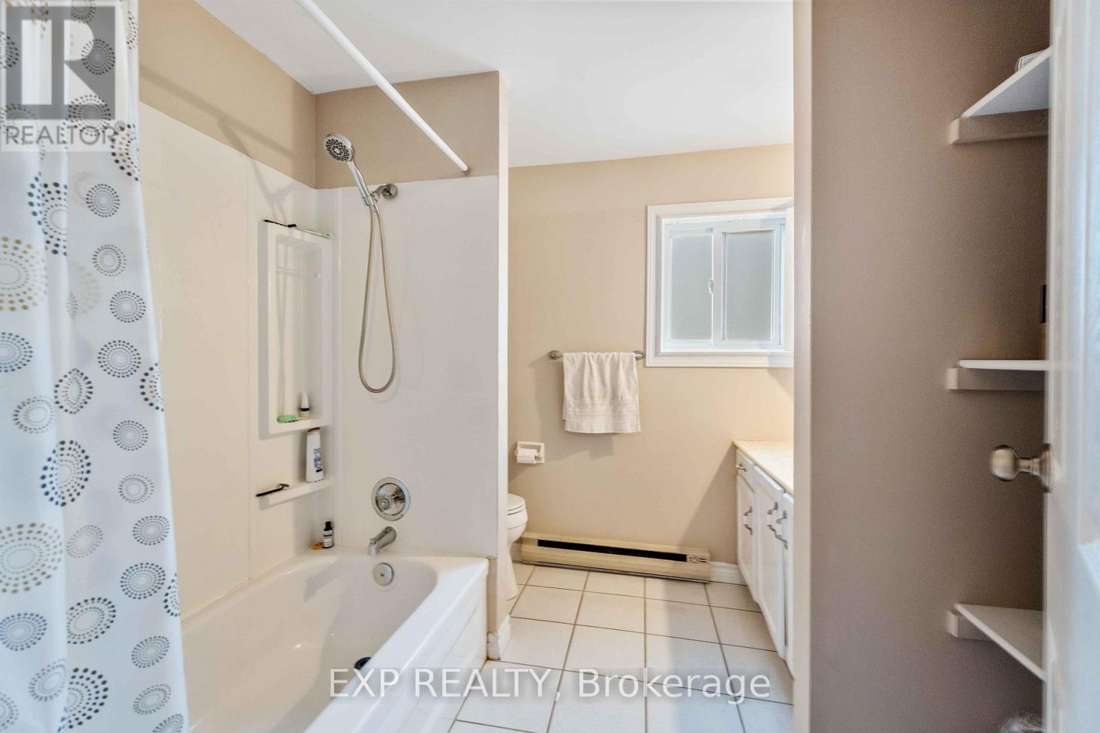 10 Claudette Gate, Hamilton, Ontario  L9B 1T5 - Photo 20 - X12548704