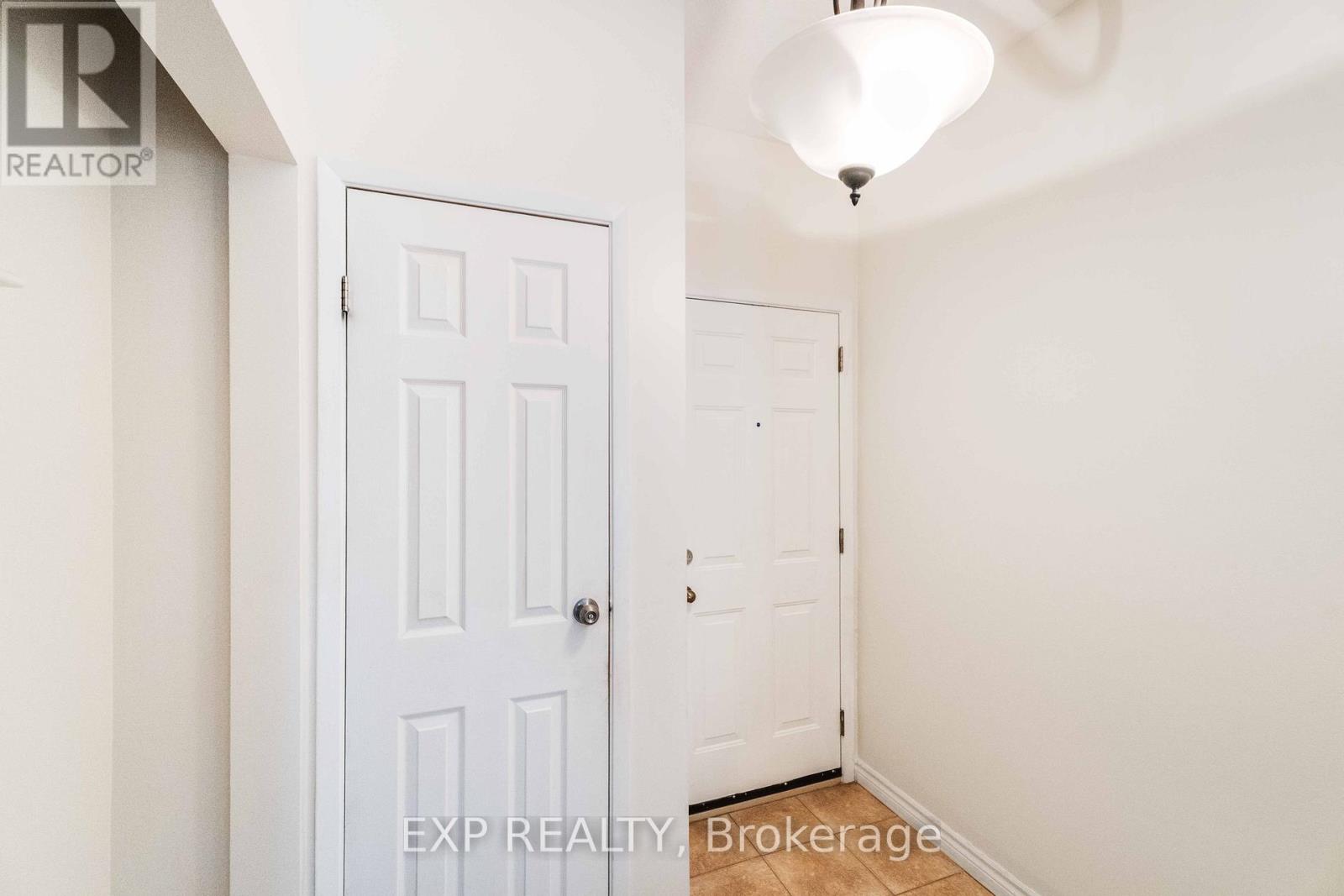 10 Claudette Gate, Hamilton, Ontario  L9B 1T5 - Photo 21 - X12548704