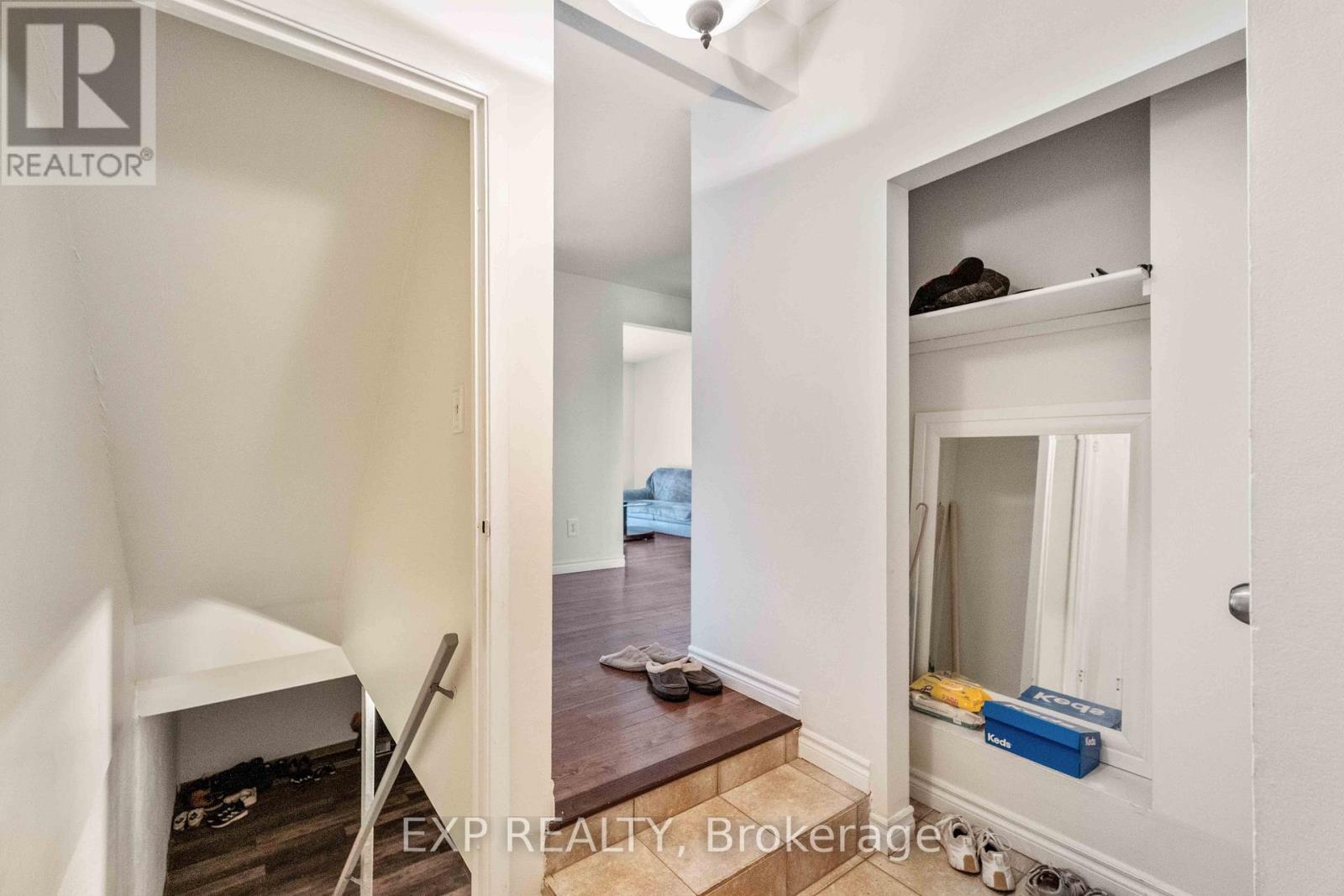 10 Claudette Gate, Hamilton, Ontario  L9B 1T5 - Photo 25 - X12548704