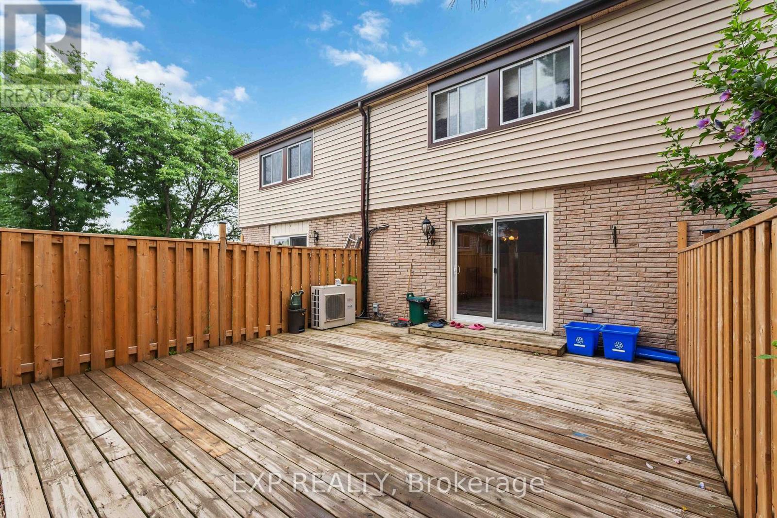 10 Claudette Gate, Hamilton, Ontario  L9B 1T5 - Photo 30 - X12548704