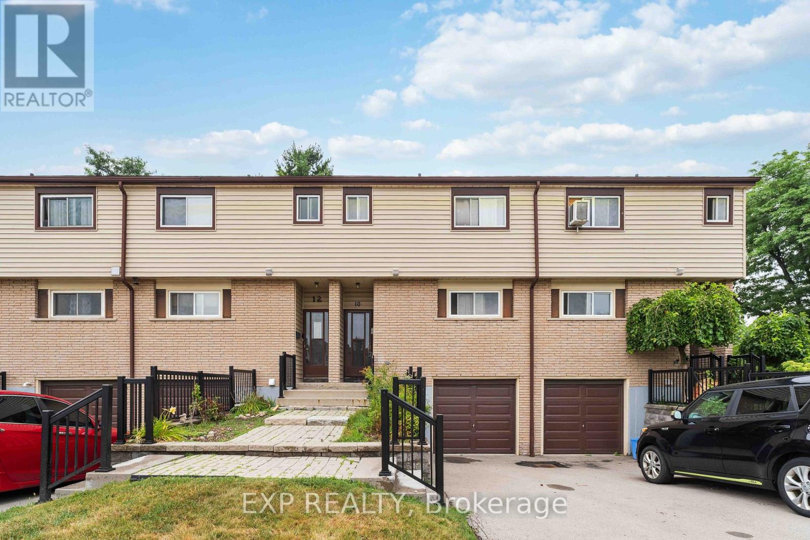 10 Claudette Gate, Hamilton, Ontario  L9B 1T5 - Photo 5 - X12548704