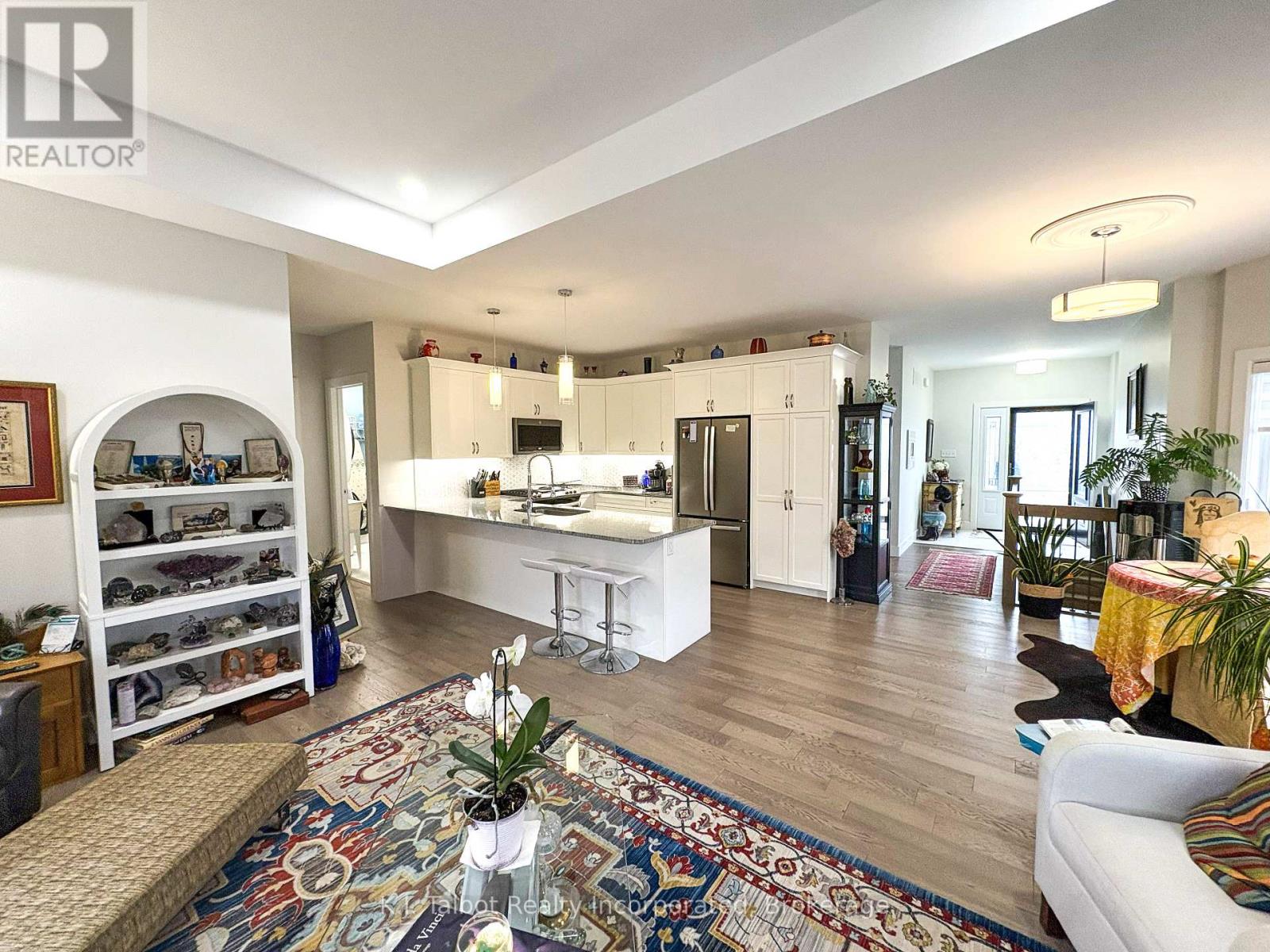 18 Tattersall Lane, Lambton Shores, Ontario  N0M 1T0 - Photo 14 - X12546666