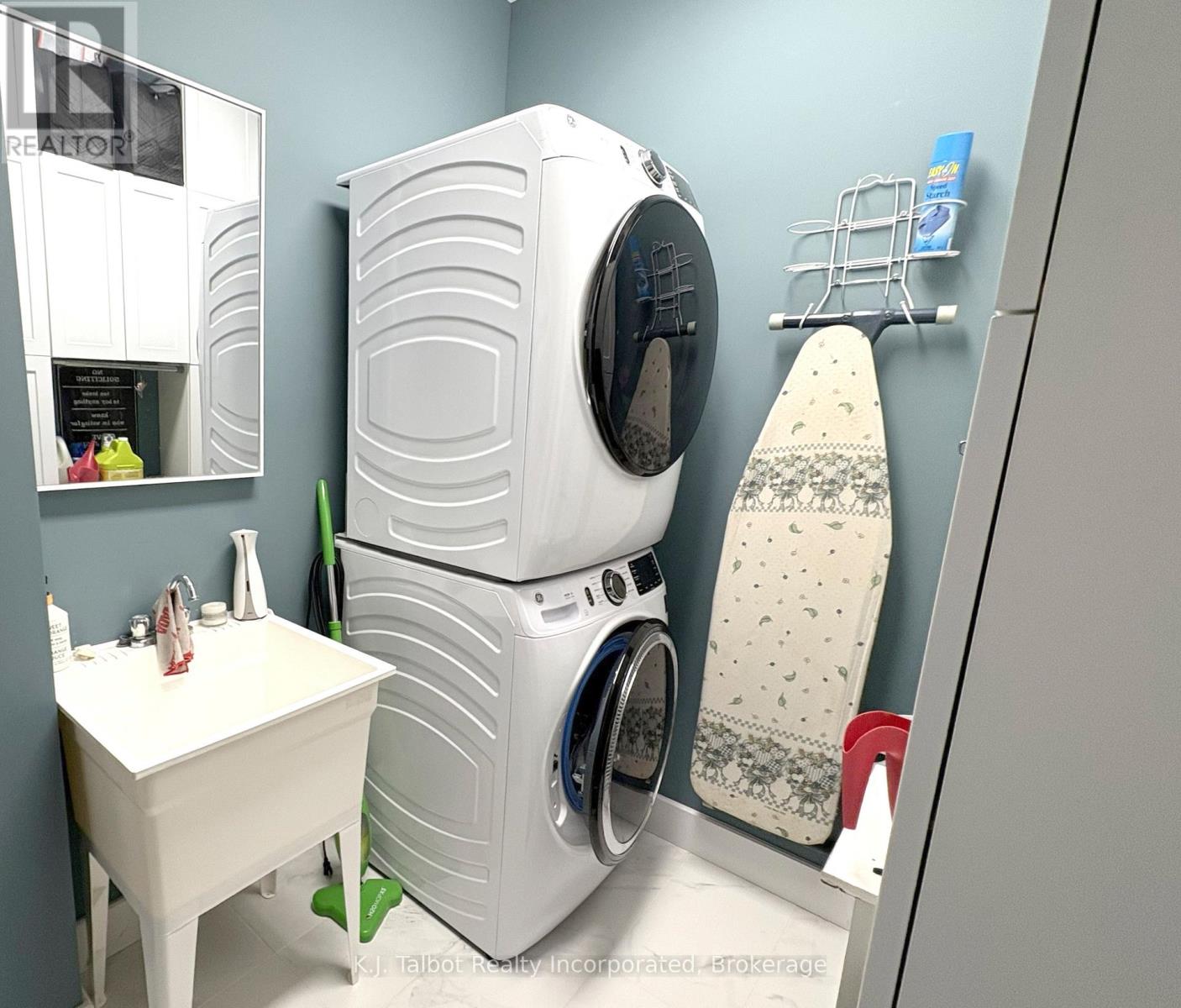 18 Tattersall Lane, Lambton Shores, Ontario  N0M 1T0 - Photo 22 - X12546666