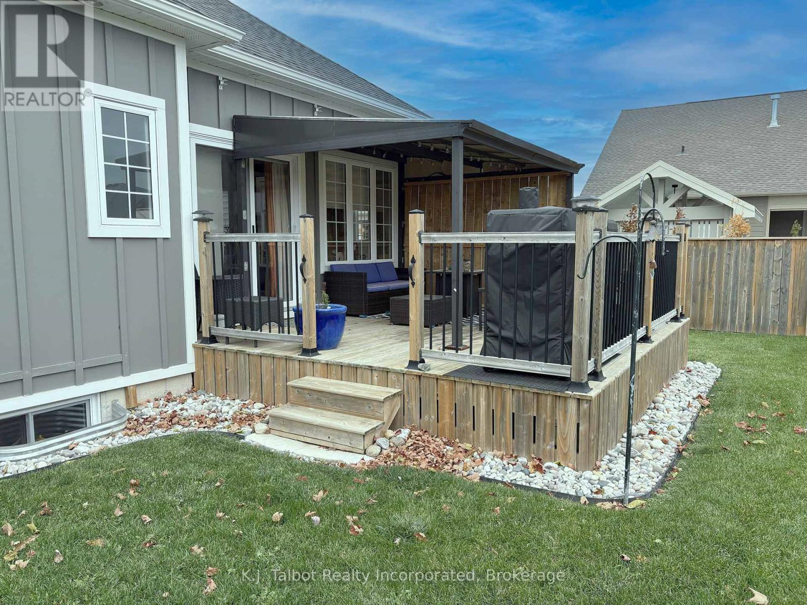 18 Tattersall Lane, Lambton Shores, Ontario  N0M 1T0 - Photo 27 - X12546666