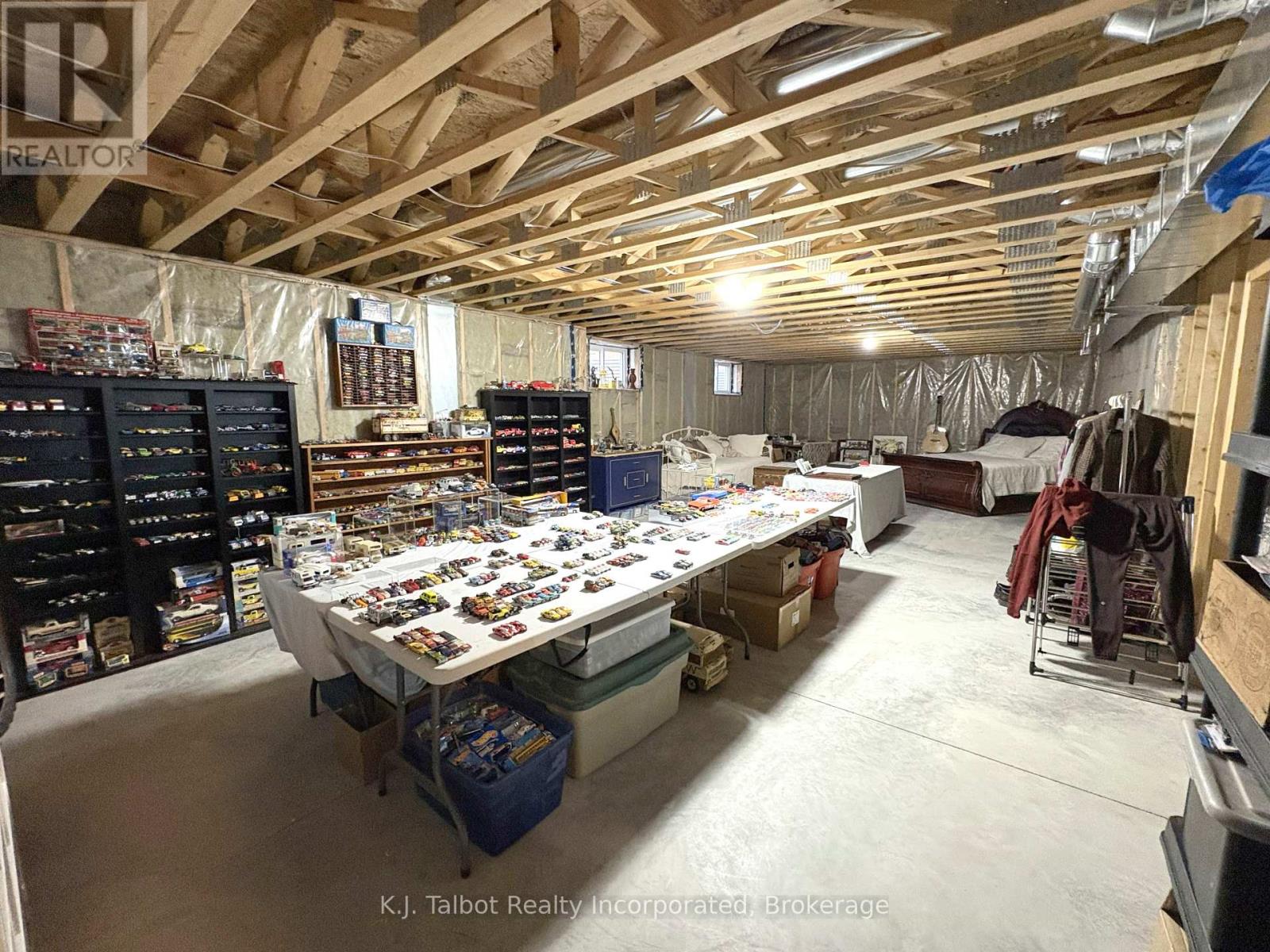 18 Tattersall Lane, Lambton Shores, Ontario  N0M 1T0 - Photo 24 - X12546666