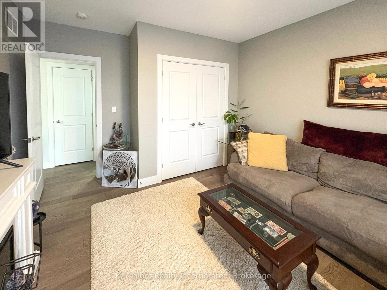 18 Tattersall Lane, Lambton Shores, Ontario  N0M 1T0 - Photo 8 - X12546666