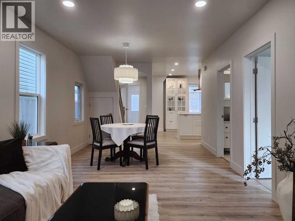 308 7a Avenue S, Lethbridge, Alberta  T1J 1N5 - Photo 10 - A2269659