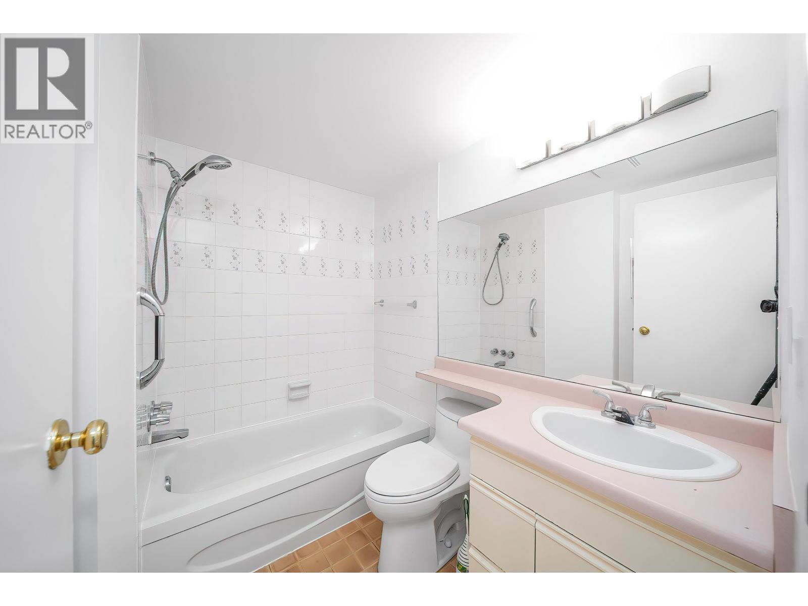 208 7571 Moffatt Road, Richmond, British Columbia  V6Y 3N1 - Photo 9 - R3067480